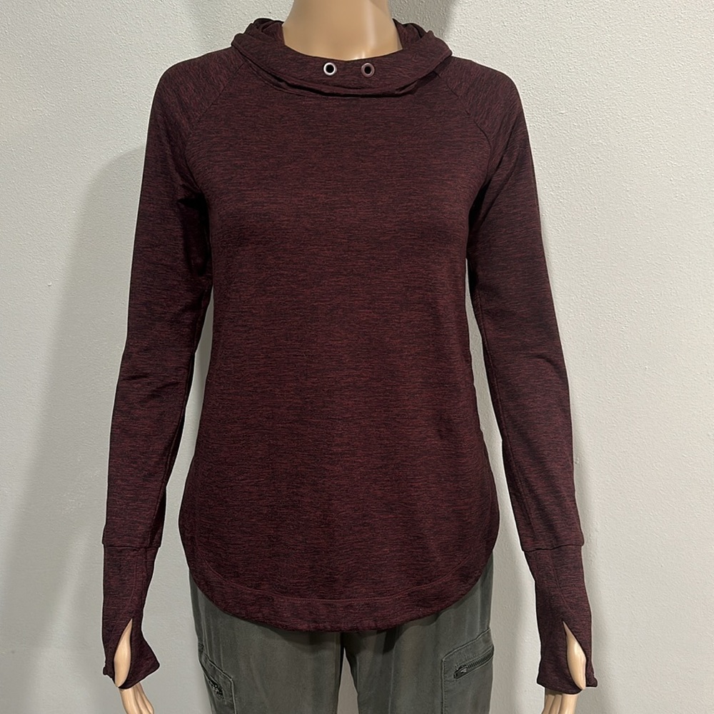 Athleta Top with thumb cutouts and hood